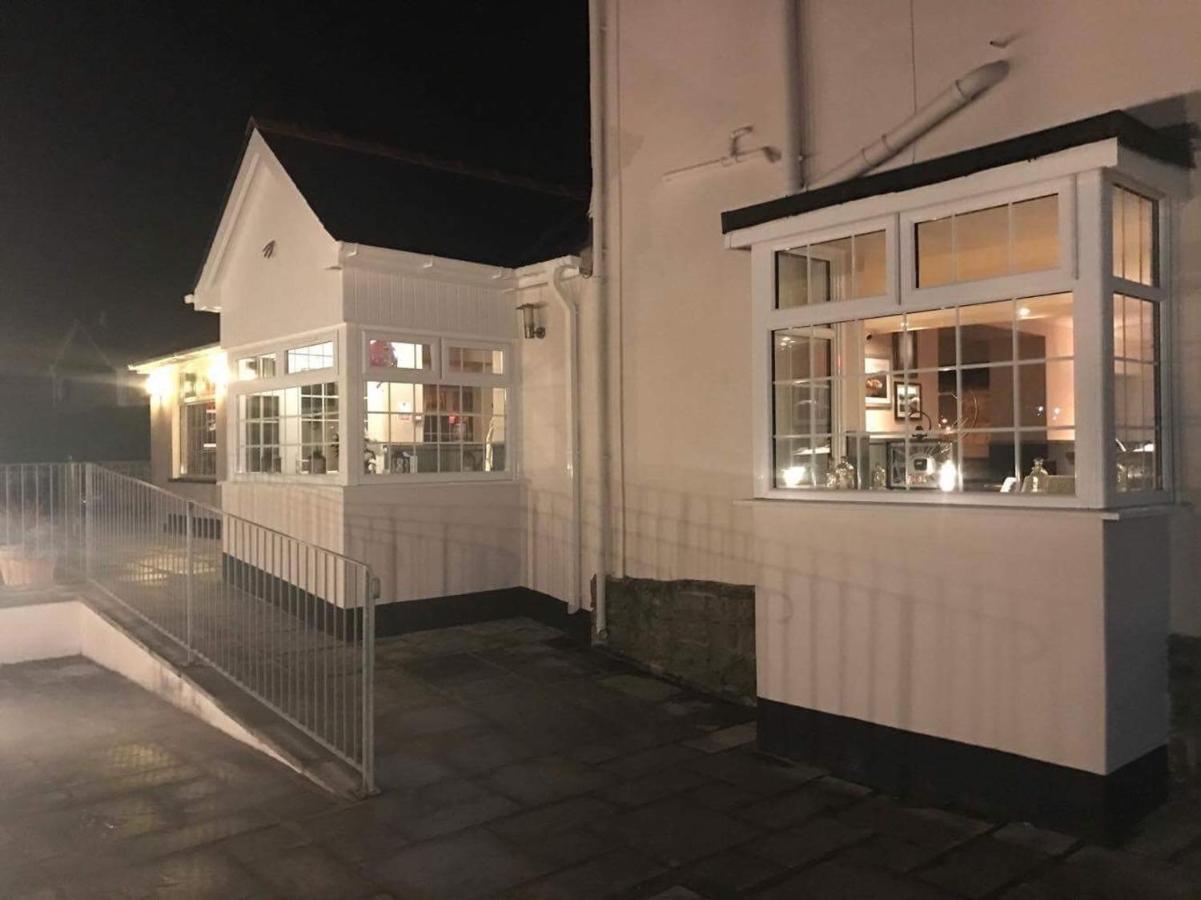 The Ynyscedwyn Arms Hotel สวอนซี ภายนอก รูปภาพ